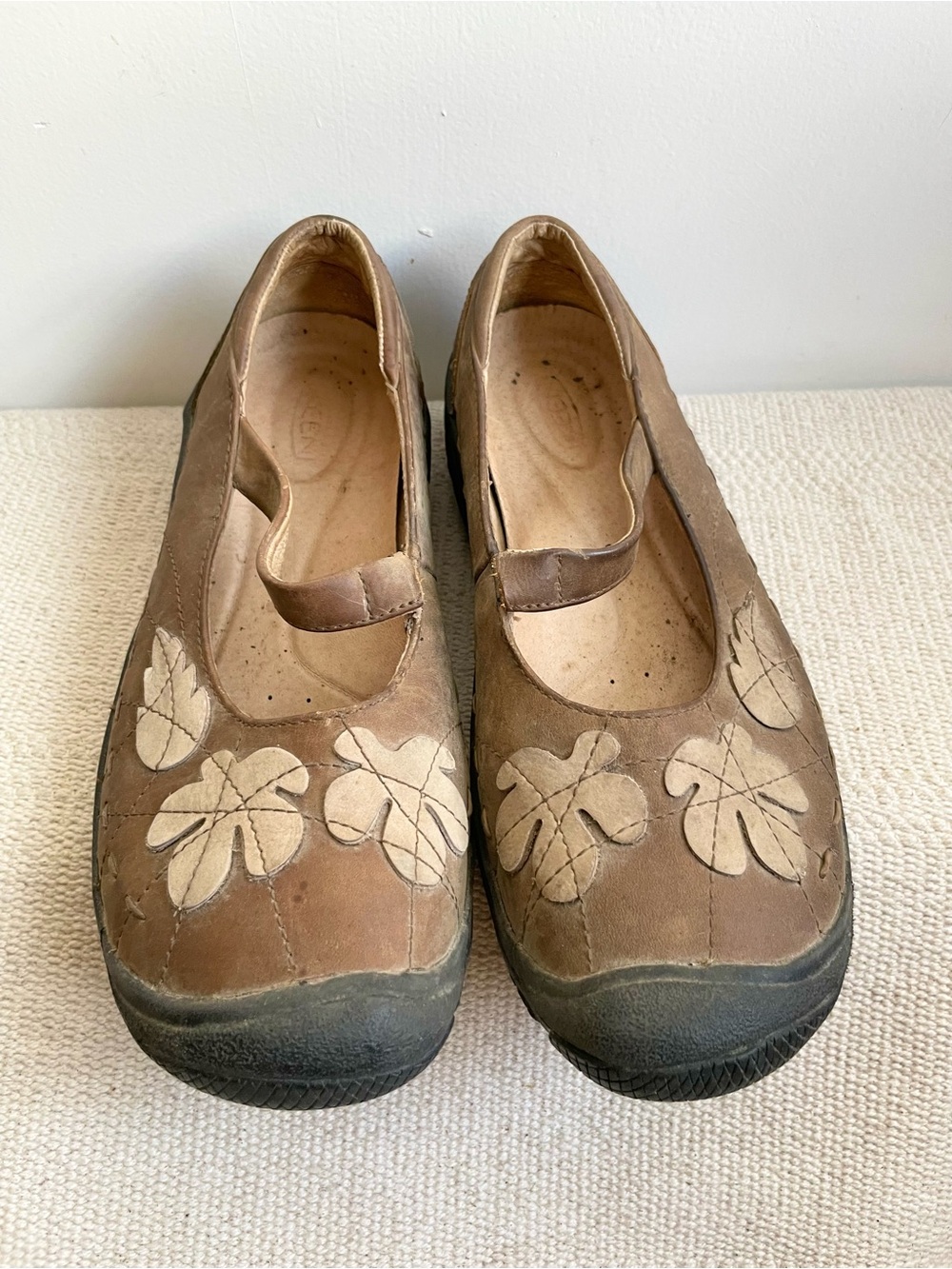Keen Mary Jane Shoes Leather Floral Leaf Applique Comfort Flats Womens 9